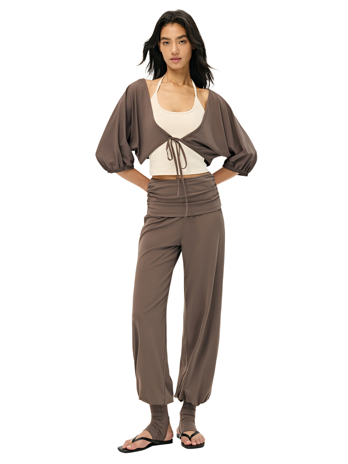 Women?s casual sportswear set: loose-fitting, figure-flattering tunic paired with footless leggings