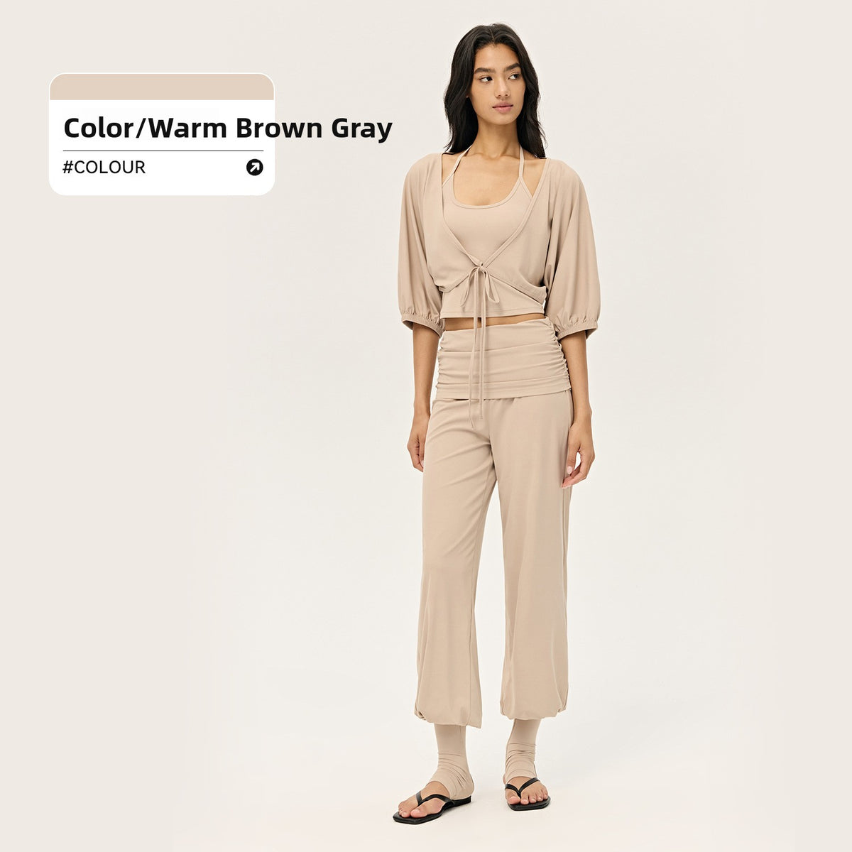 Women?s casual sportswear set: loose-fitting, figure-flattering tunic paired with footless leggings