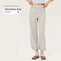 Women?s casual sportswear set: loose-fitting, figure-flattering tunic paired with footless leggings