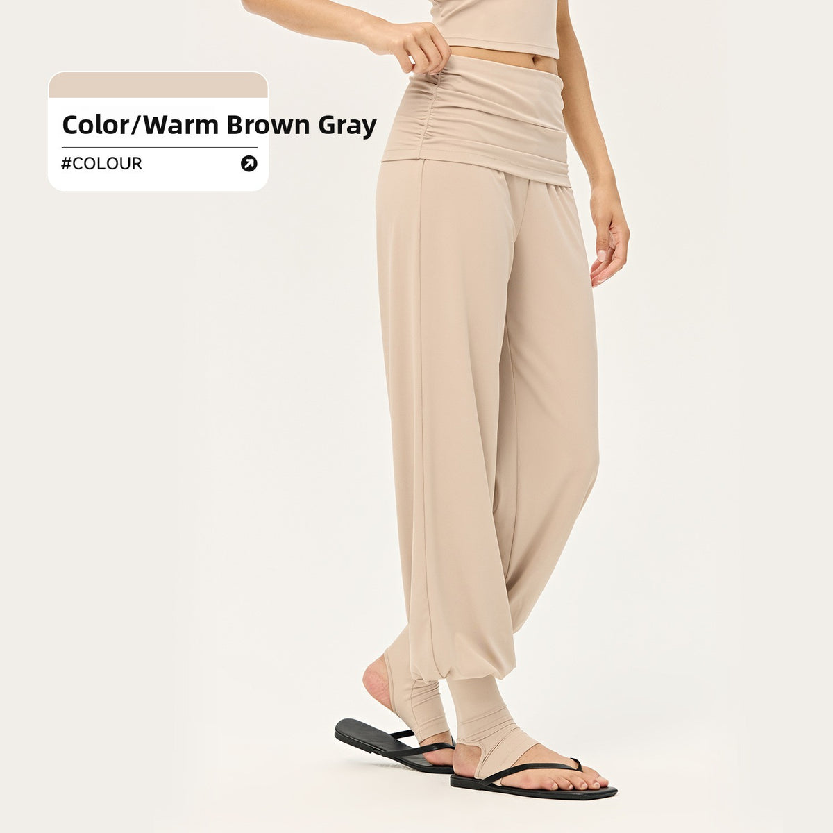 Women?s casual sportswear set: loose-fitting, figure-flattering tunic paired with footless leggings