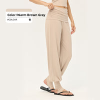 Women?s casual sportswear set: loose-fitting, figure-flattering tunic paired with footless leggings